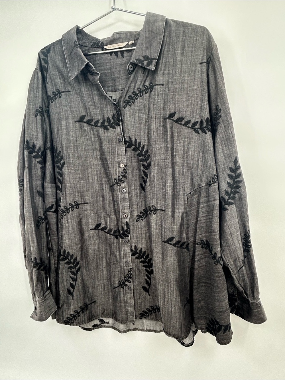 Soft Surroundings Gray Chambray Tunic Black Embroidered Papyrus Leaf 2x - Picture 4 of 10